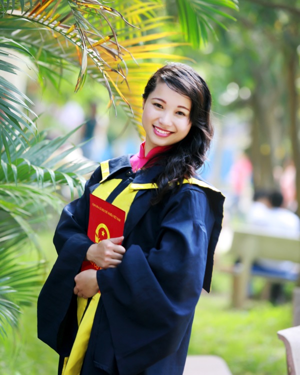 Thuê áo tốt nghiệp THPT
